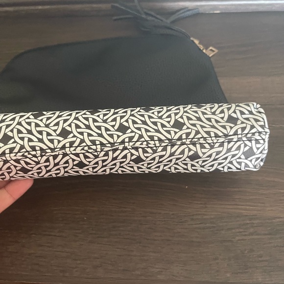 BRAND NEW- never used! LOUVELLE CLUTCH - Picture 3 of 11